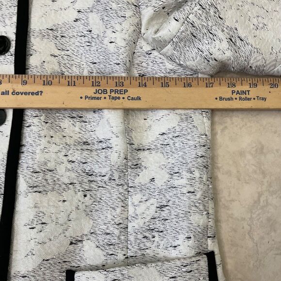 NWOT Karl Lagerfeld Blazer Jacket women’s Size 2 textured black piping Career - Picture 6 of 13